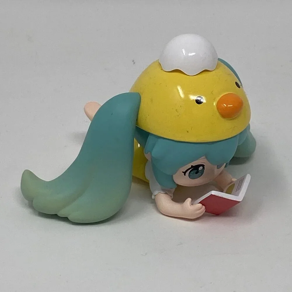 Hatsune Miku collectible figure statue Chicken Chick Hat Reading A Book - Picture 9 of 9